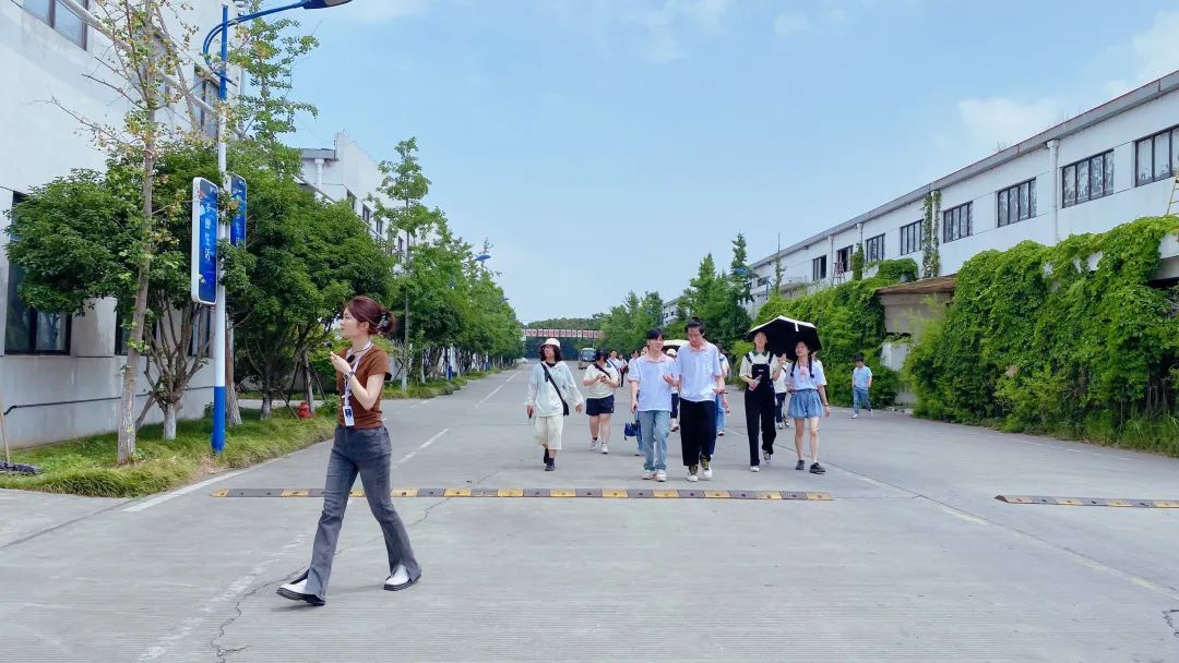 校企对话 | 南京林业大学家居院师生团队来访北美枫情参观交流(图4)